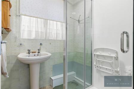 2 bedroom Detached bungalow for sale in Devonshire Way, Croydon