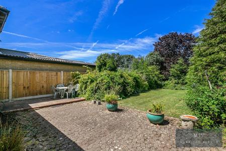 2 bedroom Detached bungalow for sale in Devonshire Way, Croydon