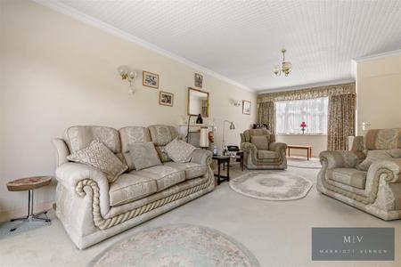 2 bedroom Detached bungalow for sale in Devonshire Way, Croydon