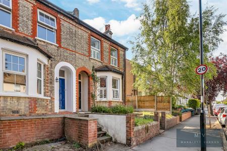 4 bedroom Semi-detached house for sale in Chelsham Road, South Croydon