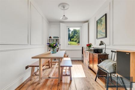 4 bedroom Semi-detached house for sale in Chelsham Road, South Croydon