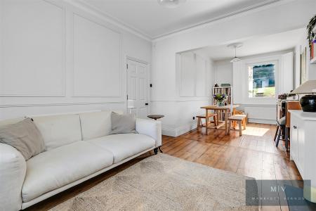4 bedroom Semi-detached house for sale in Chelsham Road, South Croydon