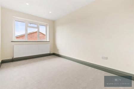 4 bedroom Semi-detached house for sale in Croydon Road, Beddington