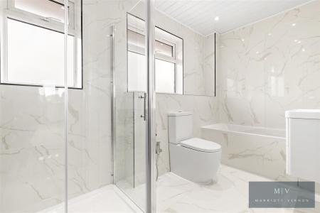 4 bedroom Semi-detached house for sale in Croydon Road, Beddington