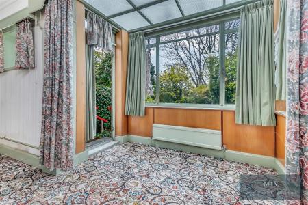 5 bedroom Detached house for sale in Warrington Road, Croydon
