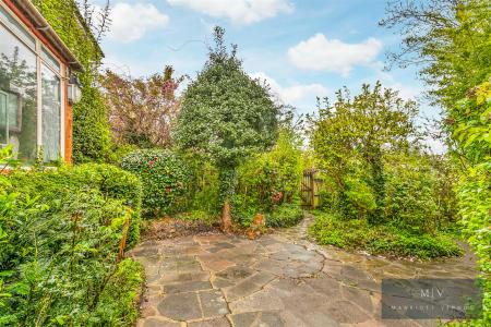 5 bedroom Detached house for sale in Warrington Road, Croydon