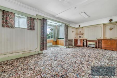 5 bedroom Detached house for sale in Warrington Road, Croydon