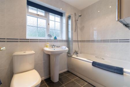 4 bedroom End of terrace house for sale in Copperfield Close, South Croydon