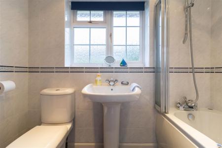 4 bedroom End of terrace house for sale in Copperfield Close, South Croydon