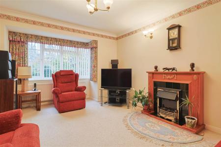 4 bedroom End of terrace house for sale in Copperfield Close, South Croydon