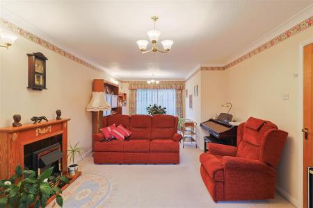 4 bedroom End of terrace house for sale in Copperfield Close, South Croydon