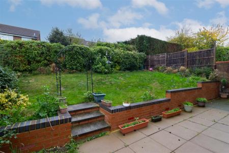 4 bedroom End of terrace house for sale in Copperfield Close, South Croydon
