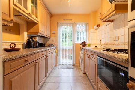 4 bedroom End of terrace house for sale in Copperfield Close, South Croydon