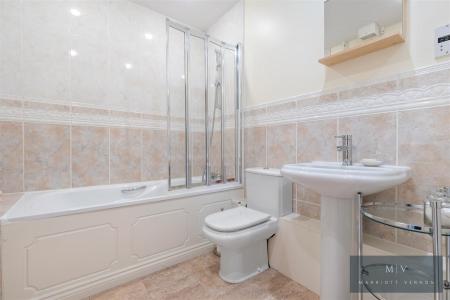 5 bedroom Town house for sale in Normanton Road, South Croydon