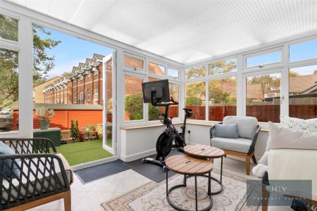 5 bedroom Town house for sale in Normanton Road, South Croydon