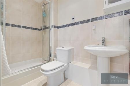 5 bedroom Town house for sale in Normanton Road, South Croydon