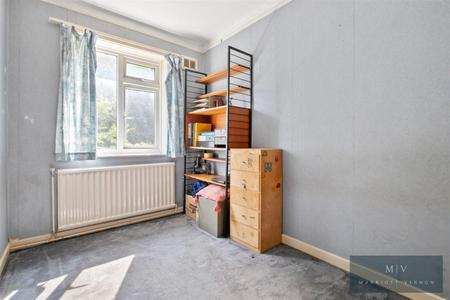 4 bedroom Detached house for sale in Mitchley Avenue, Purley