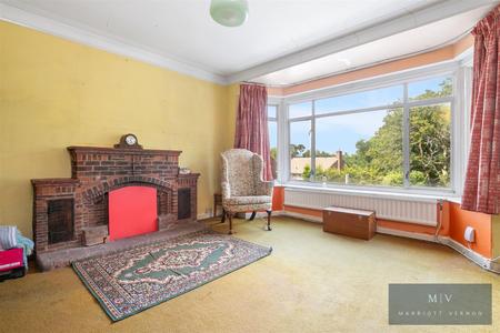 4 bedroom Detached house for sale in Mitchley Avenue, Purley