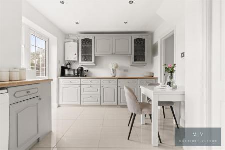 3 bedroom Detached house for sale in Purley Downs Road, South Croydon
