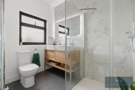 5 bedroom Terraced House for sale in Pagehurst Road, Croydon
