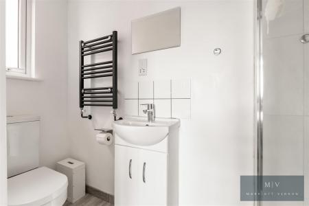 4 bedroom Semi-detached house for sale in The Gallop, South Croydon