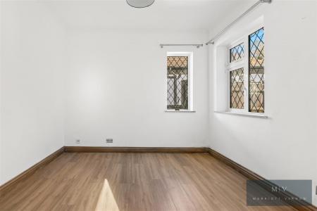 4 bedroom Detached bungalow for sale in Church Way, South Croydon