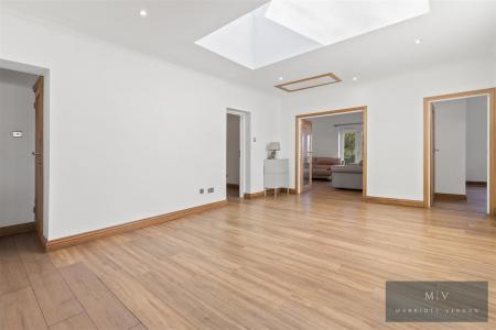 4 bedroom Detached bungalow for sale in Church Way, South Croydon