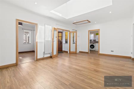 4 bedroom Detached bungalow for sale in Church Way, South Croydon