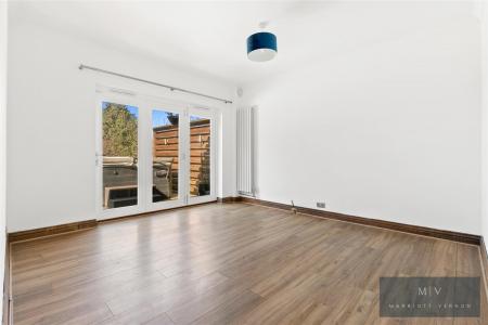 4 bedroom Detached bungalow for sale in Church Way, South Croydon