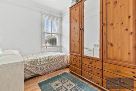 5 bedroom Semi-detached house for sale in Selsdon Road, South Croydon