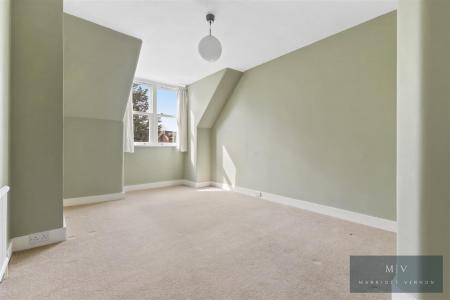 5 bedroom Semi-detached house for sale in Blenheim Crescent, South Croydon