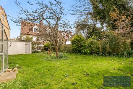 5 bedroom Semi-detached house for sale in Blenheim Crescent, South Croydon