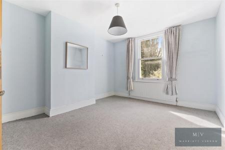 5 bedroom Semi-detached house for sale in Blenheim Crescent, South Croydon
