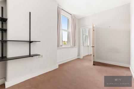 5 bedroom Semi-detached house for sale in Blenheim Crescent, South Croydon