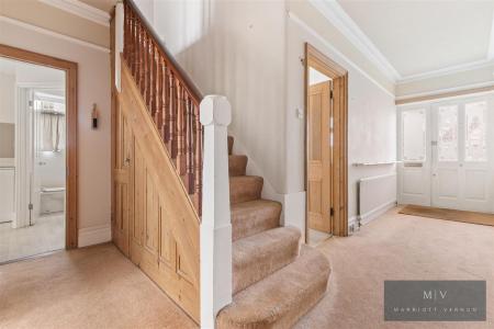 5 bedroom Semi-detached house for sale in Blenheim Crescent, South Croydon