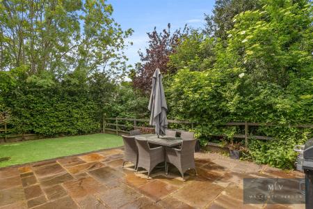 3 bedroom Detached house for sale in Hillside Road, Coulsdon