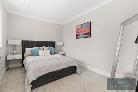 3 bedroom Detached house for sale in Hillside Road, Coulsdon