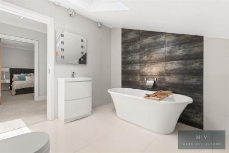 3 bedroom Detached house for sale in Hillside Road, Coulsdon