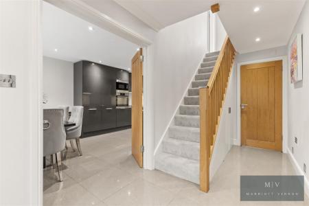 3 bedroom Detached house for sale in Hillside Road, Coulsdon