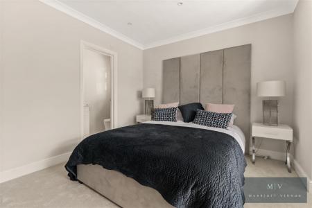 3 bedroom Detached house for sale in Hillside Road, Coulsdon
