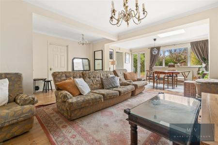 5 bedroom Semi-detached house for sale in Byron Road, South Croydon