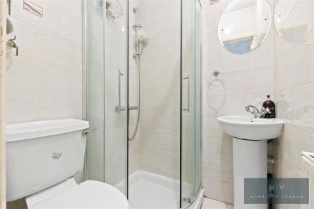 5 bedroom Semi-detached house for sale in Byron Road, South Croydon