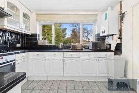 5 bedroom Semi-detached house for sale in Byron Road, South Croydon