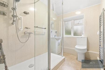 5 bedroom Semi-detached house for sale in Byron Road, South Croydon