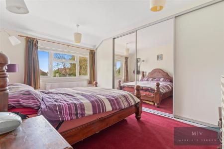 5 bedroom Semi-detached house for sale in Byron Road, South Croydon