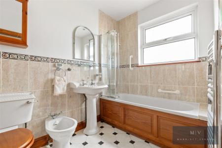 3 bedroom Detached house for sale in Whitgift Avenue, South Croydon