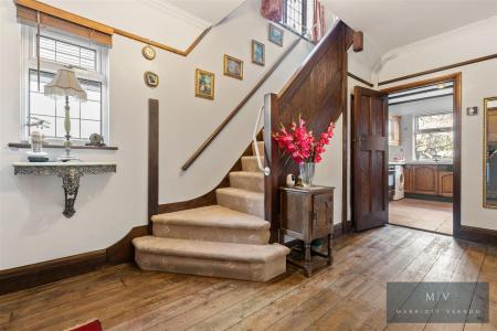 3 bedroom Detached house for sale in Whitgift Avenue, South Croydon