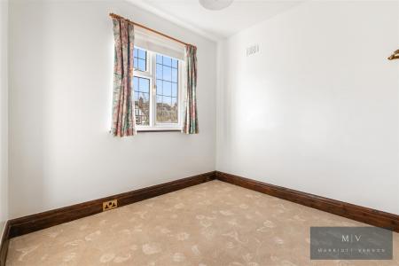3 bedroom Detached house for sale in Whitgift Avenue, South Croydon