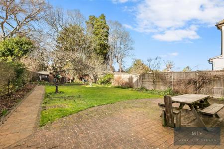 3 bedroom Detached house for sale in Whitgift Avenue, South Croydon