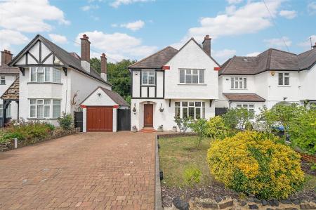 3 bedroom Detached house for sale in Whitgift Avenue, South Croydon